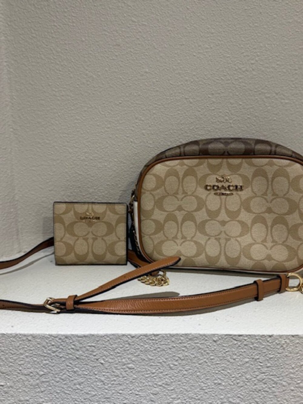 Coach Mini Jamie Camera Bag In Signature Canvas CA172 with Matching Wallet - Picture 6 of 9